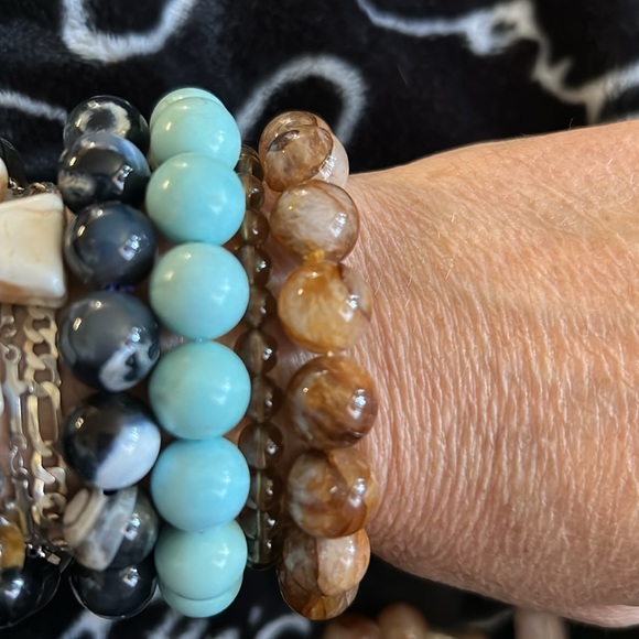 GORGEOUS dark chunky 12mm golden healer high quality handmade beaded bracelet - Picture 3 of 5